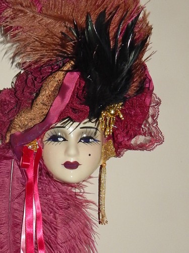 Unique creations lady - unique,